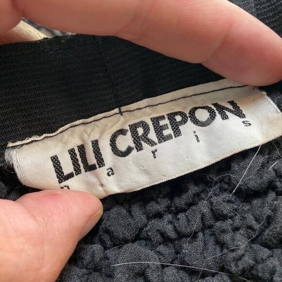 Lili Crepon XS Black Off-the-Shoulder Crushed Velvet Crop Sweater - Picture 6 of 6